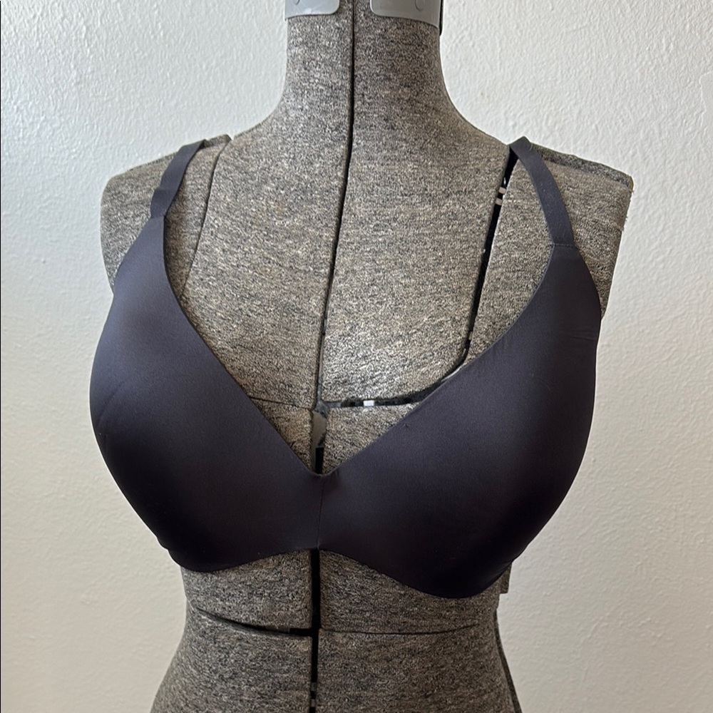Skims Black Wireless Bra